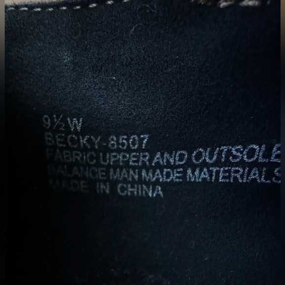 Cloudwalkers By Avenue Becky Brown Slip on Wedge Boots Size 9.5 Wide - Picture 7 of 7